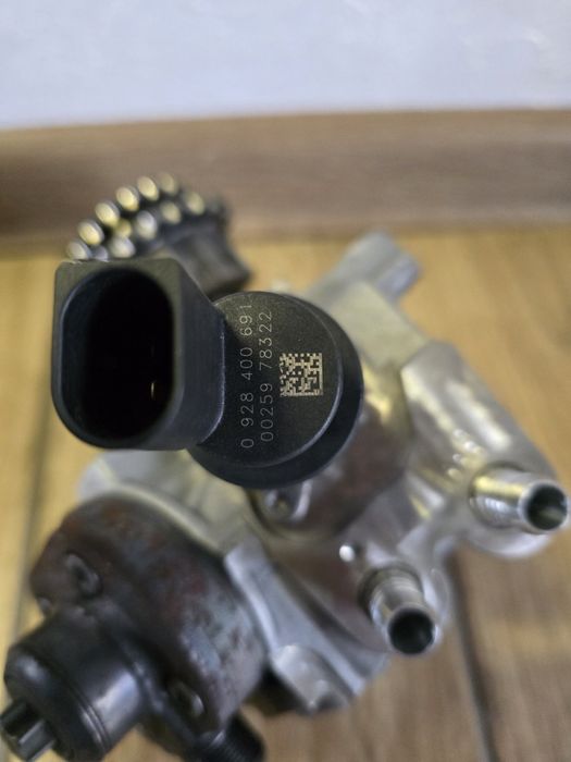 Паливний насос (ТНВД ) BMW 2.0 dizeli N47