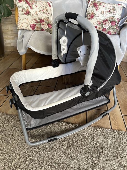 Bujane łóżeczko dla dziecka