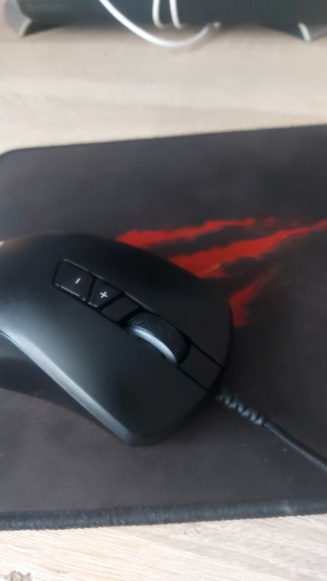 Myszak genesys xenon770