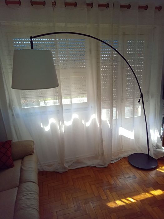 Cadeira de balanço com candeeiro