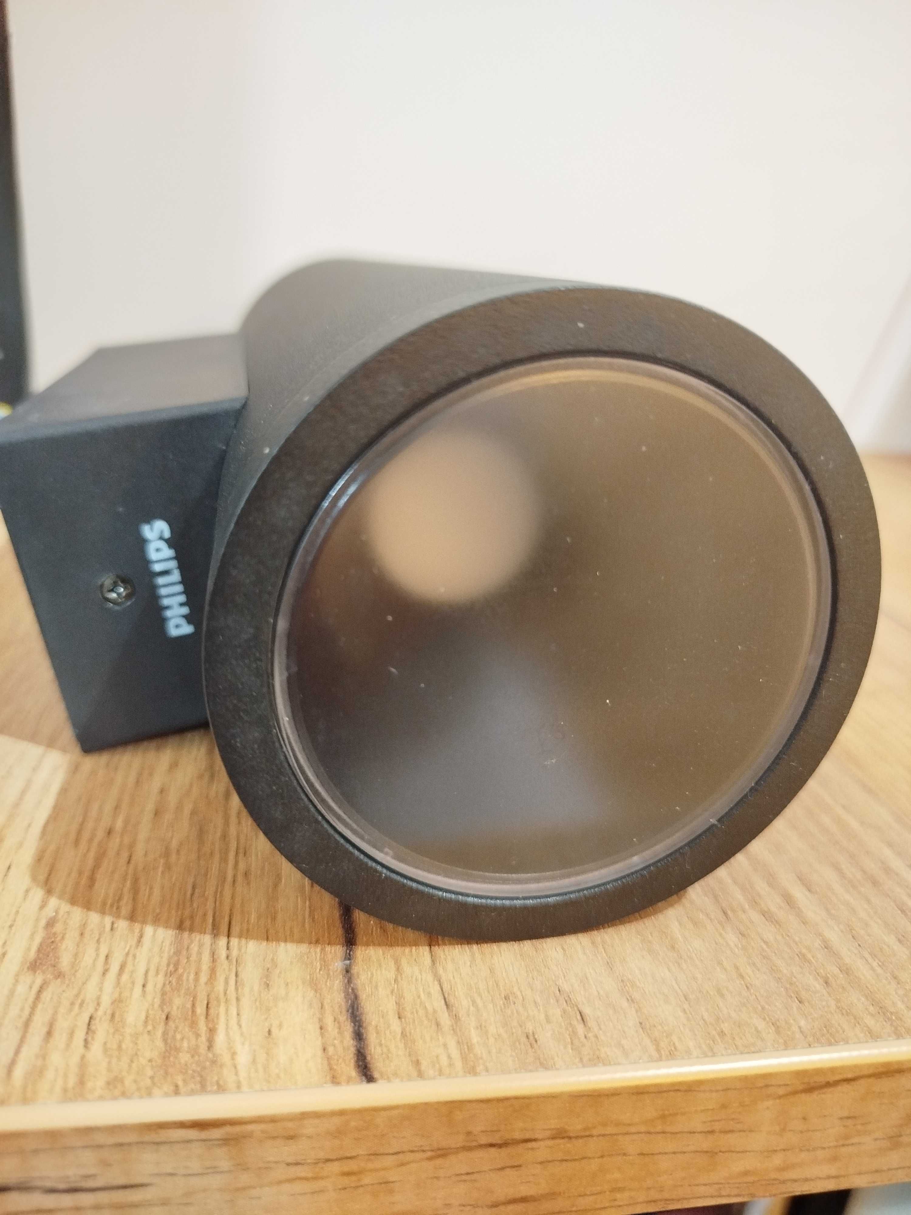 Kinkiet ogrodowy Philips Hue czarny zintegrowane źródło LED 8 W