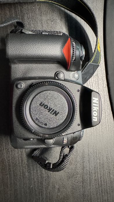 Corpo Nikon D90 com grip