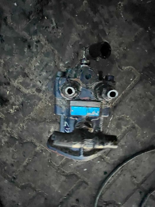 MSF-23N-V KAYABA Hydromotor obrotu Kubota KX161