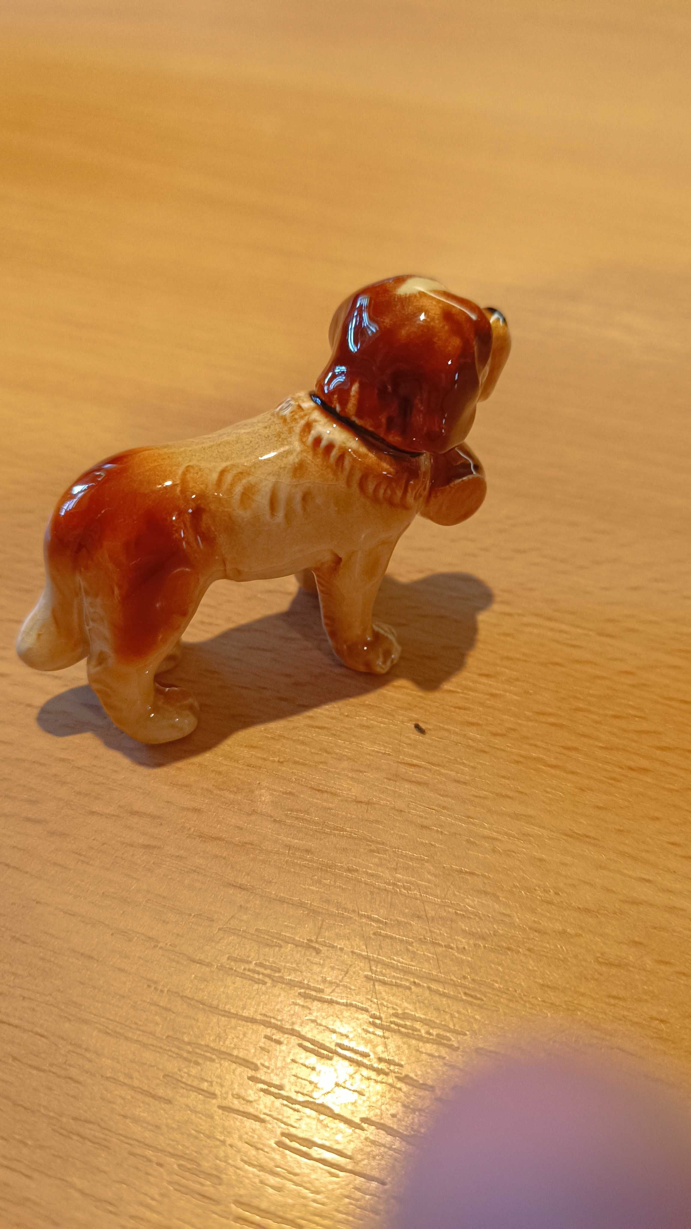 Figurka małego psa Goebel
