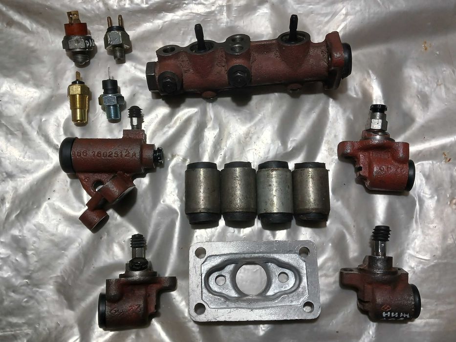 ЗаЗ 966,968(запорожец) главный тормозной цилиндр, другое(на фото).