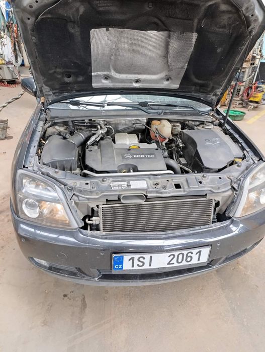 Розборка Вектра Ц 2.2dti Капот Ляда Крила кпп Фари Двері фонарі.