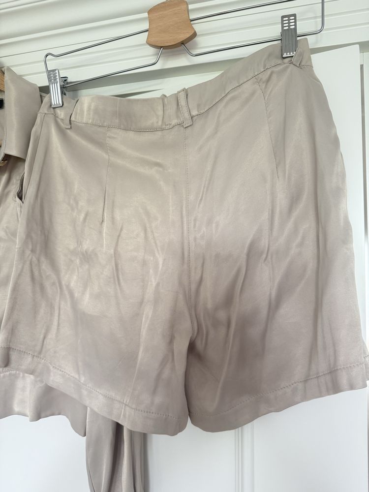 Krotki satynowy komplet Balmain