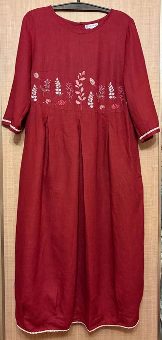 Плаття. Льон . З вишивкою.