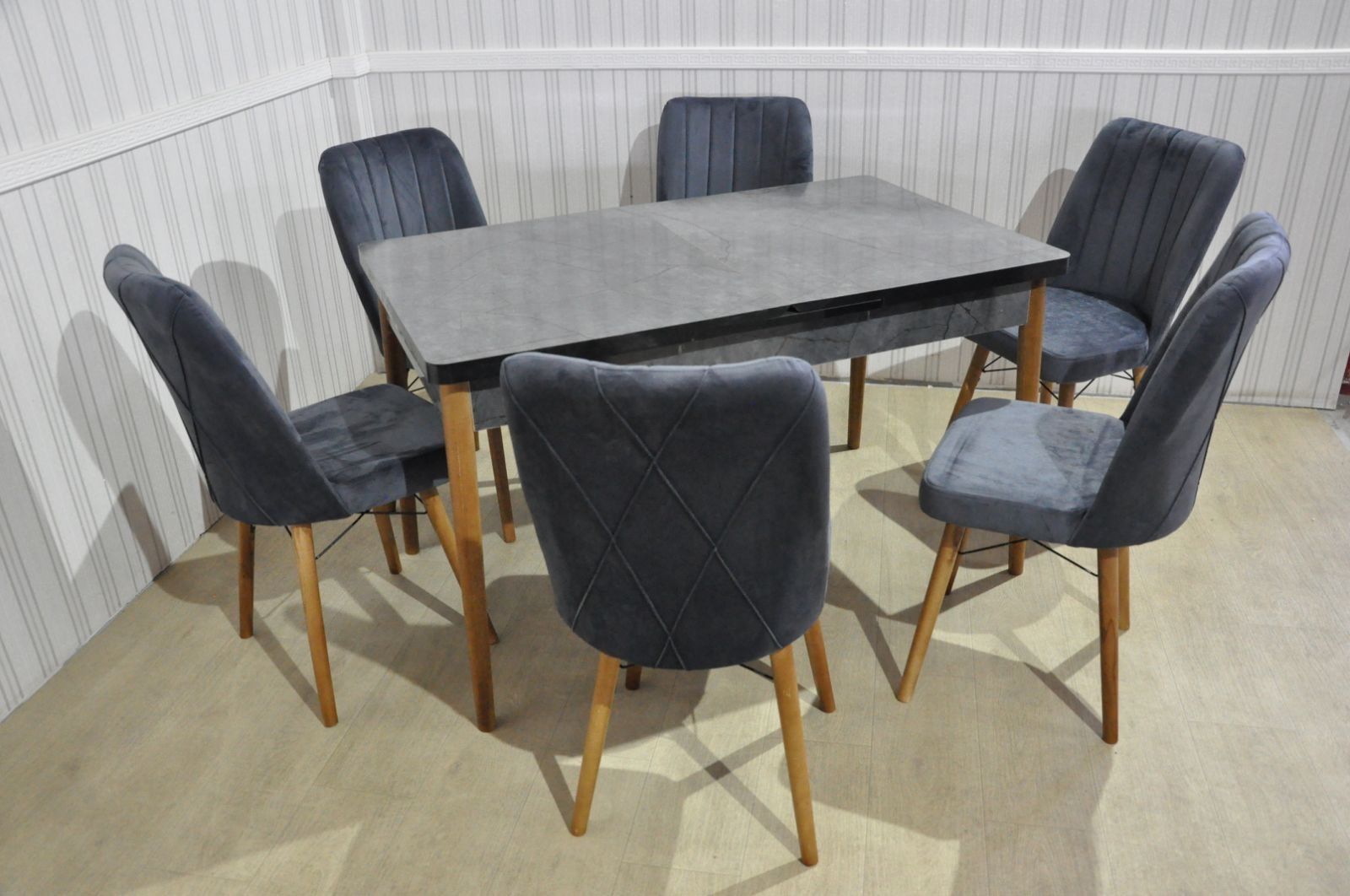 Комплект стіл і стільці для кухні, столової в наявності