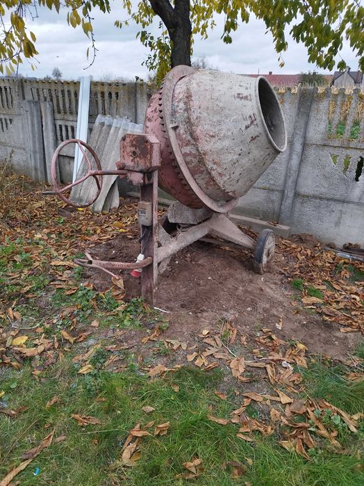 Sprzedam Betoniarkę 150l  - 380V Polska - rok prad 1988