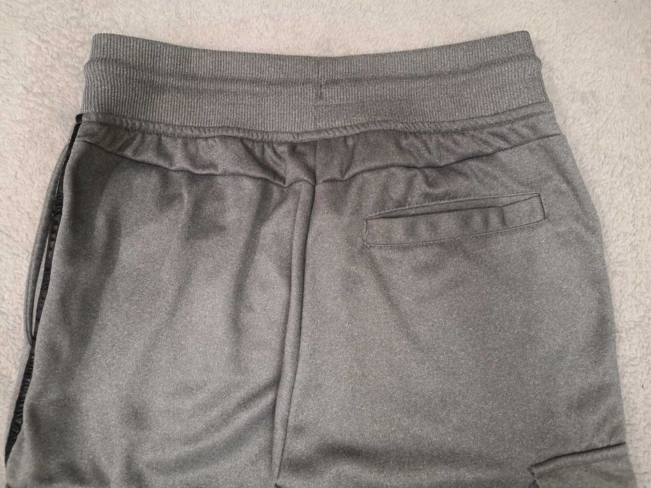 Szare spodnie dresowe sportowe dresy joggery bojówki Beck&Hersey 36