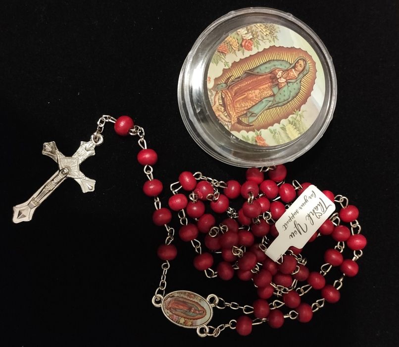 Nowy Różaniec różany pachnący w stylu vintage Matka Boża z Guadalupe