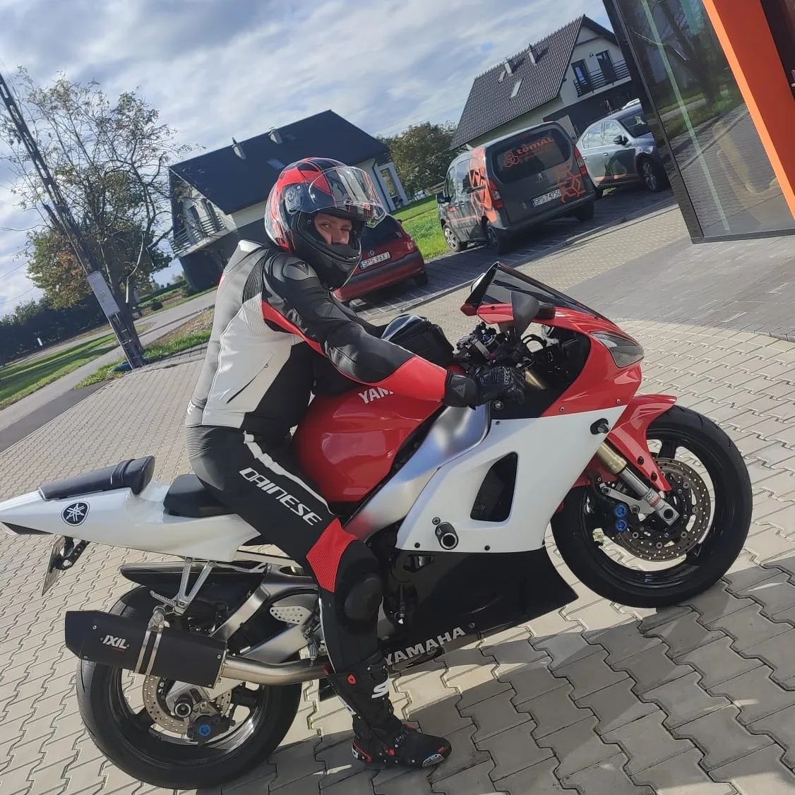 Yamaha R1 RN04 2001 doinwestowana.