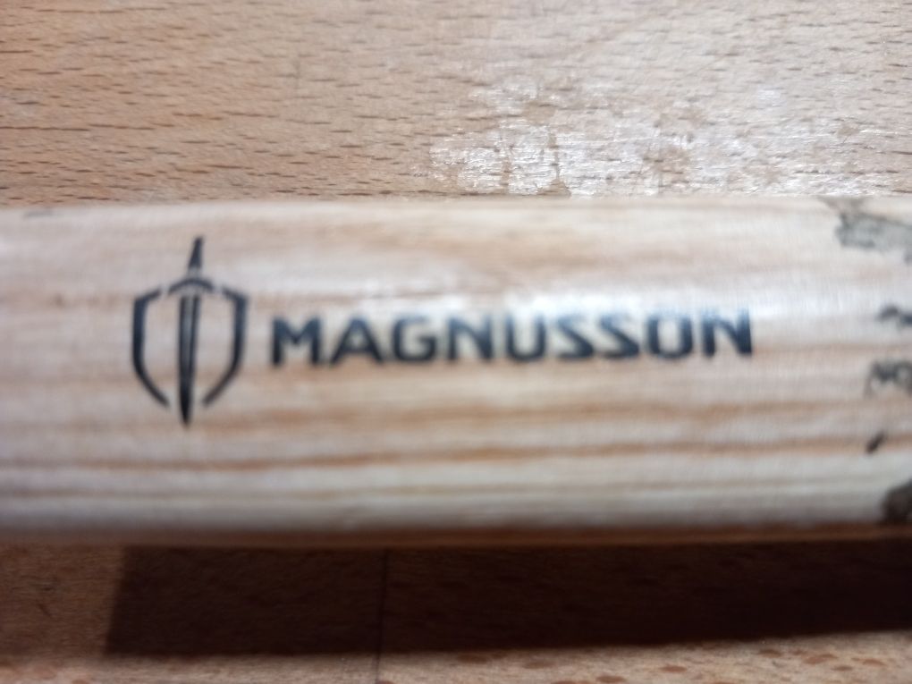 Młotek gumowy Magnusson 680 g czarny