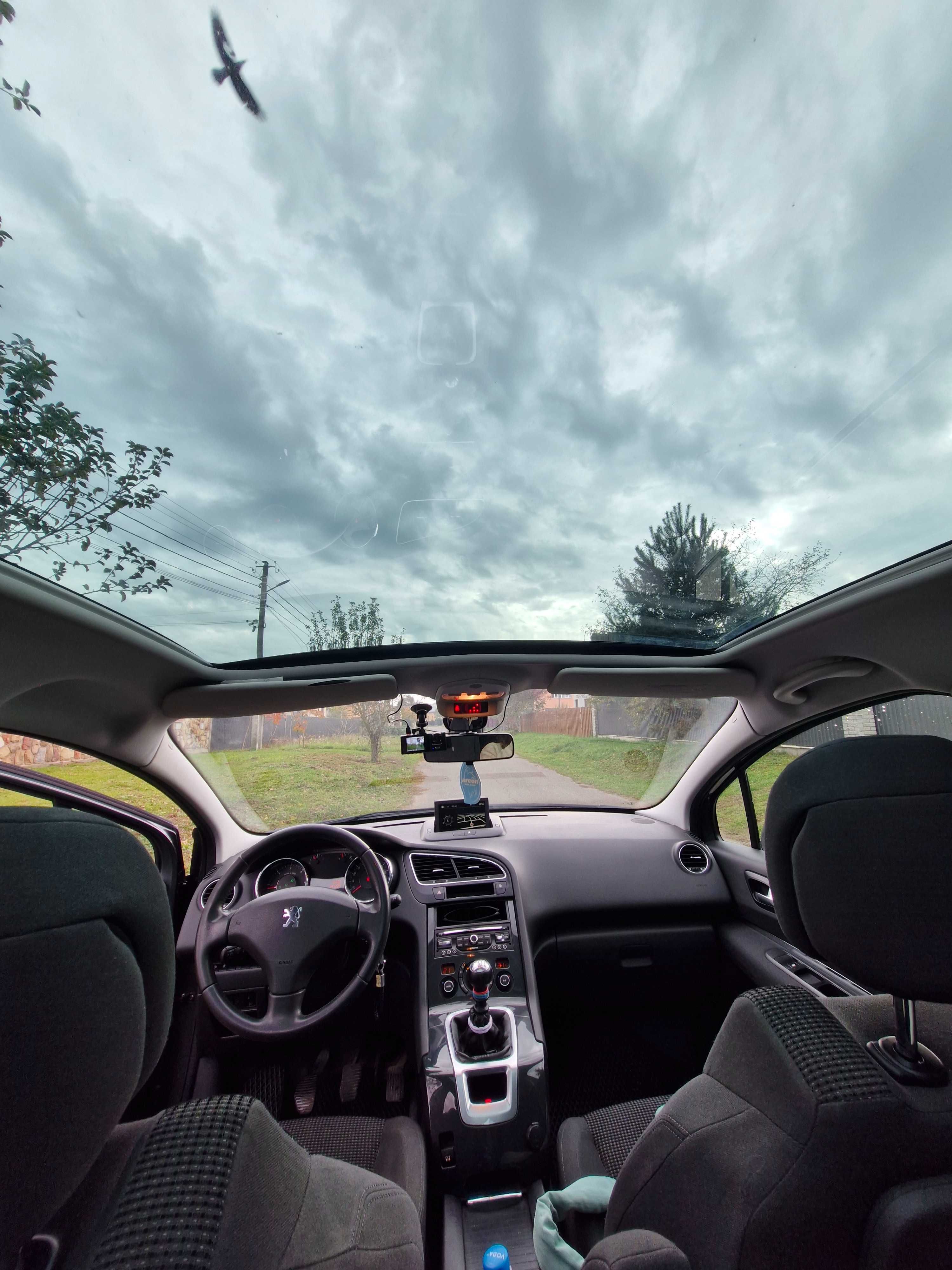 Peugeot 5008 2013