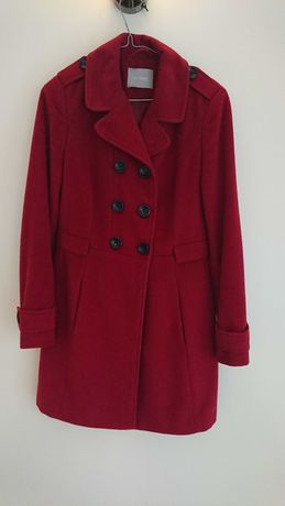 Elegancki czerwonym płaszcz