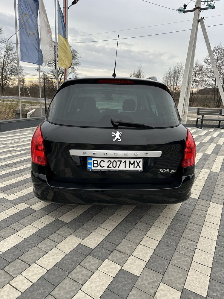 Автомобіль peugeot 308 sw