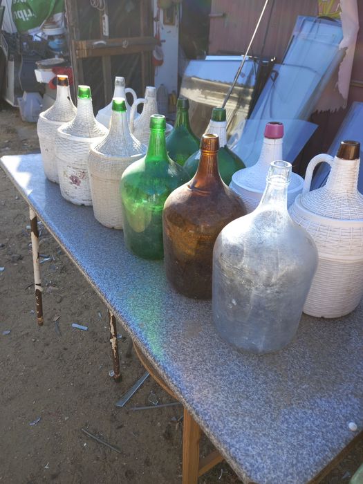 Garrafoes em vidro