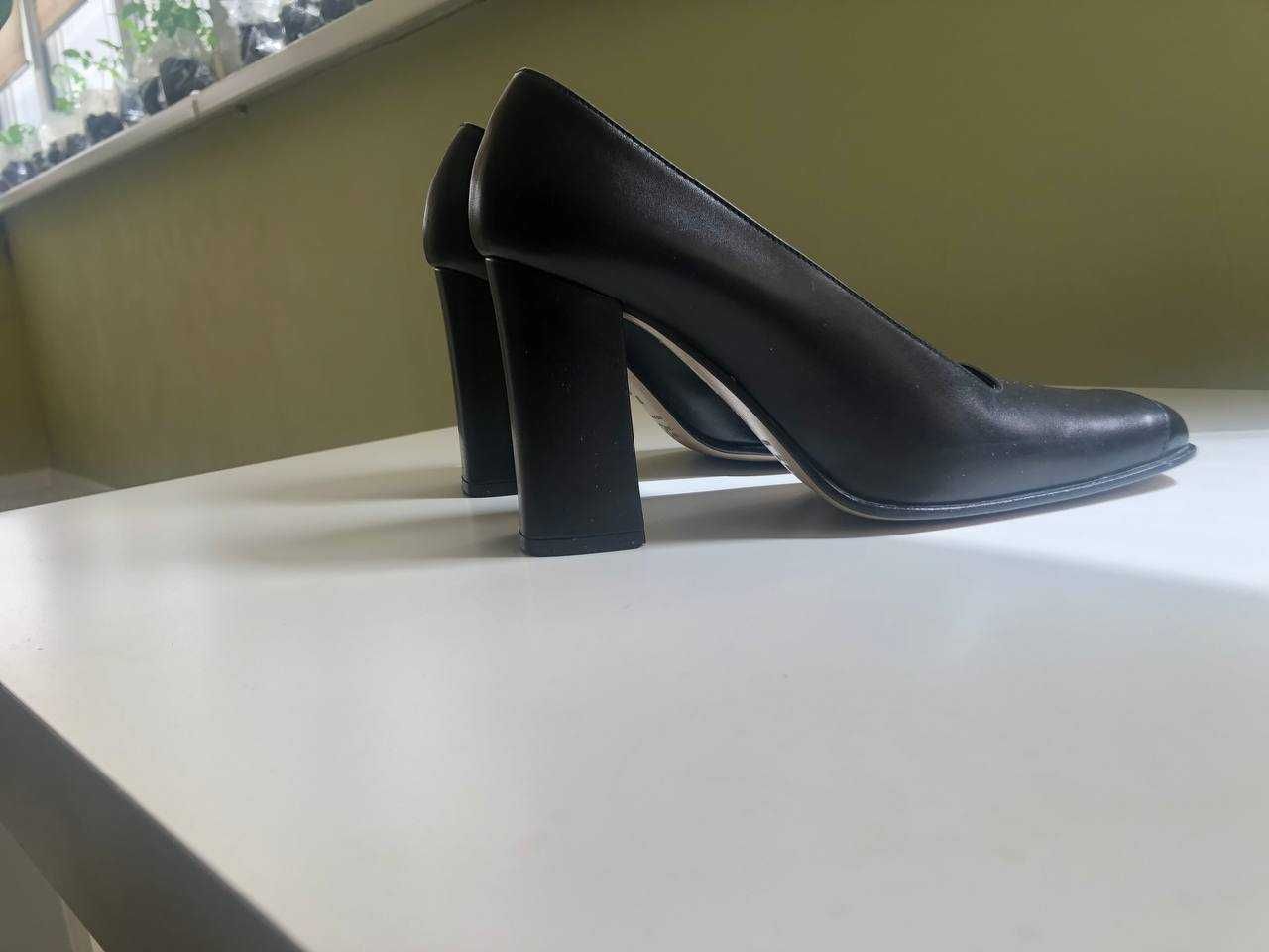 Італійські жіночі туфлі