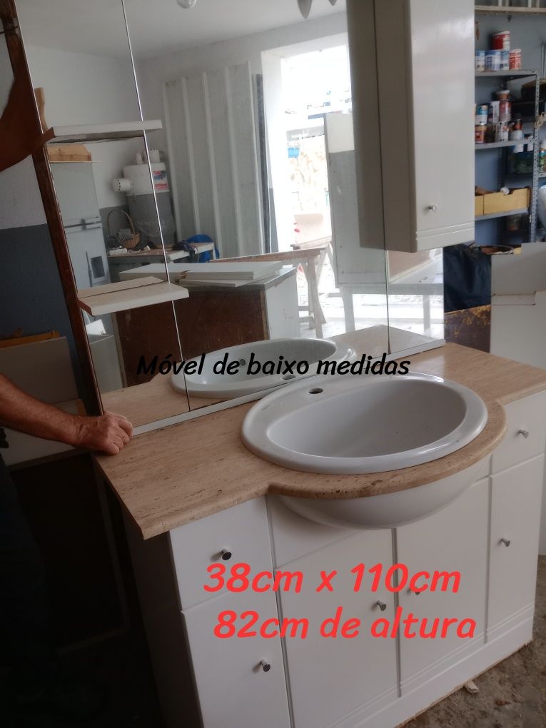 Móvel casa de banho com espelho
