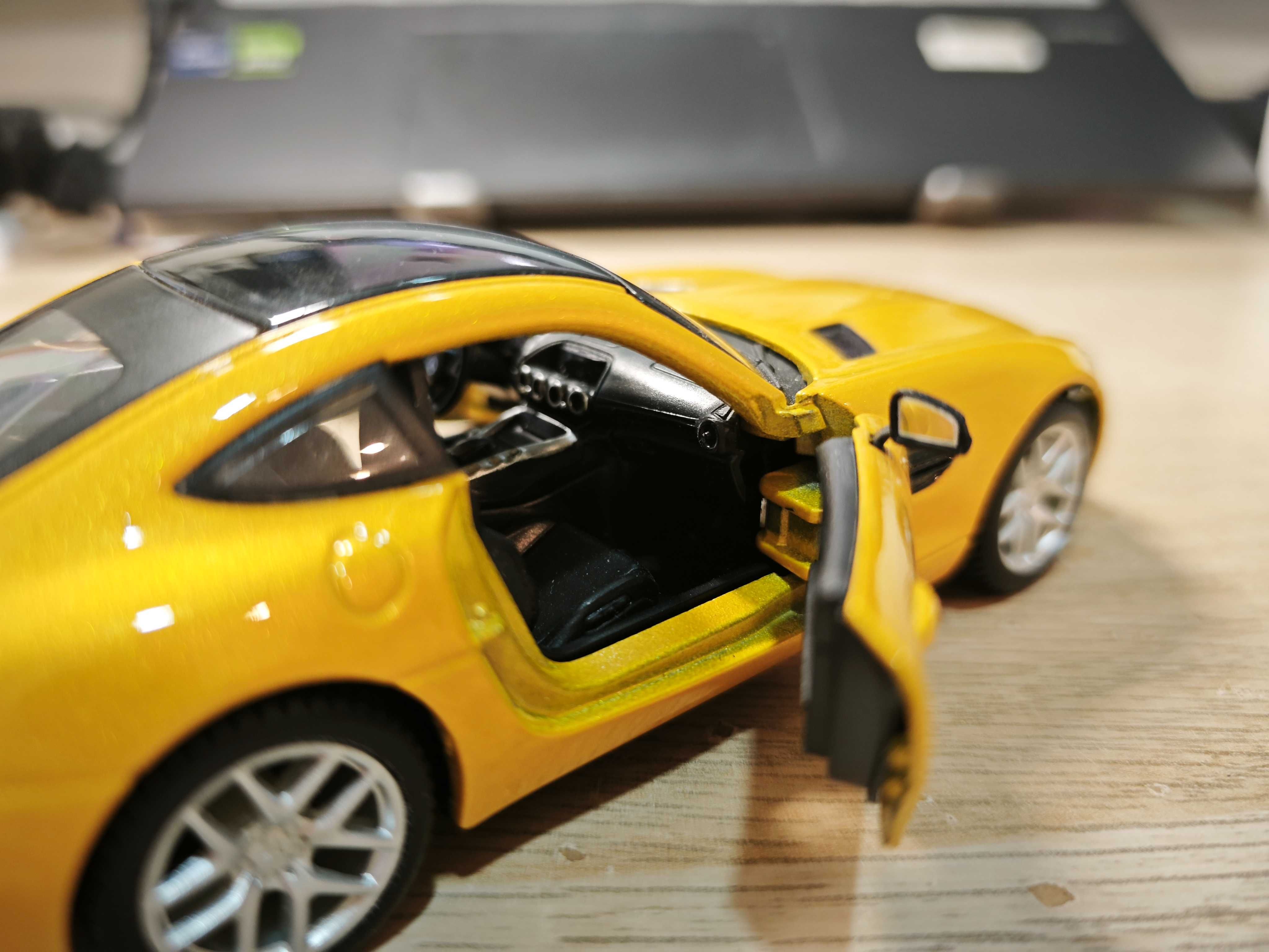 Miniatura 1/32 Mercedes AMG GT