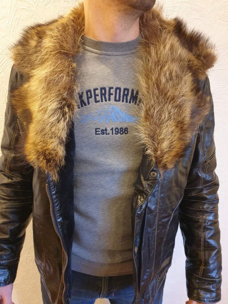 Кожаная куртка на натуральном меху, зимняя куртка размер М, дубленка