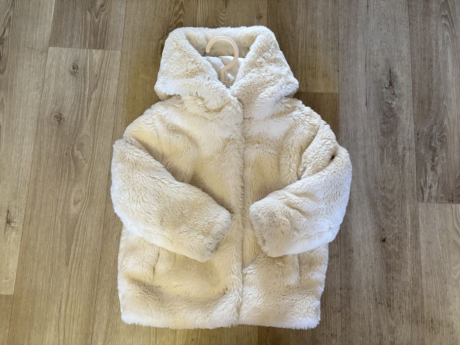 Продам шубку теплую на девочку