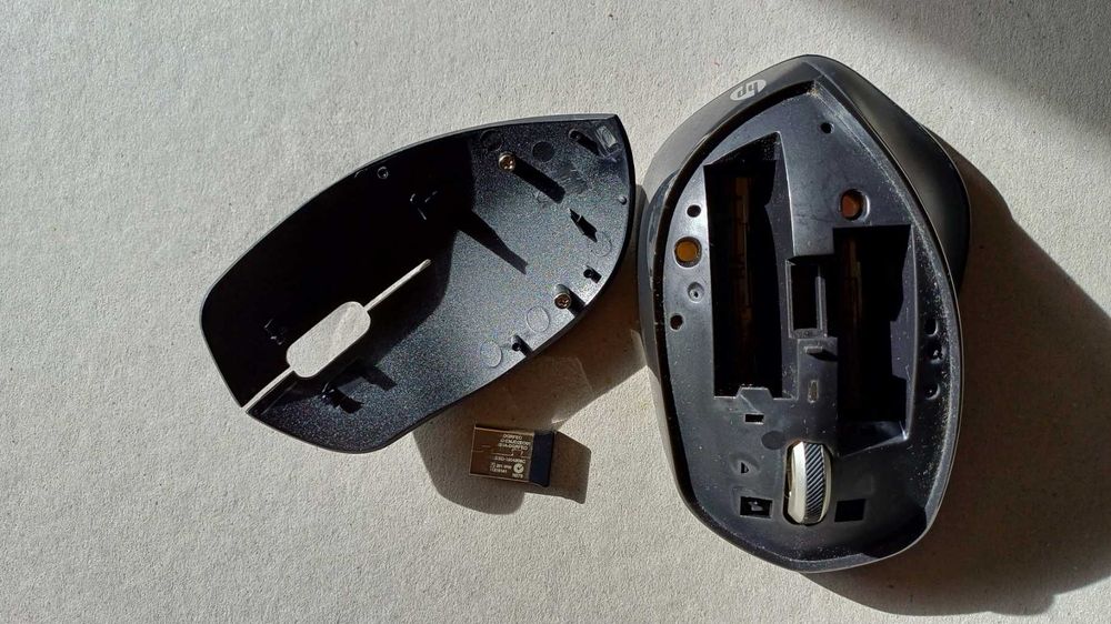 Rato HP X4500 (Wireless - Produtiva - 1600 dpi - Preto)