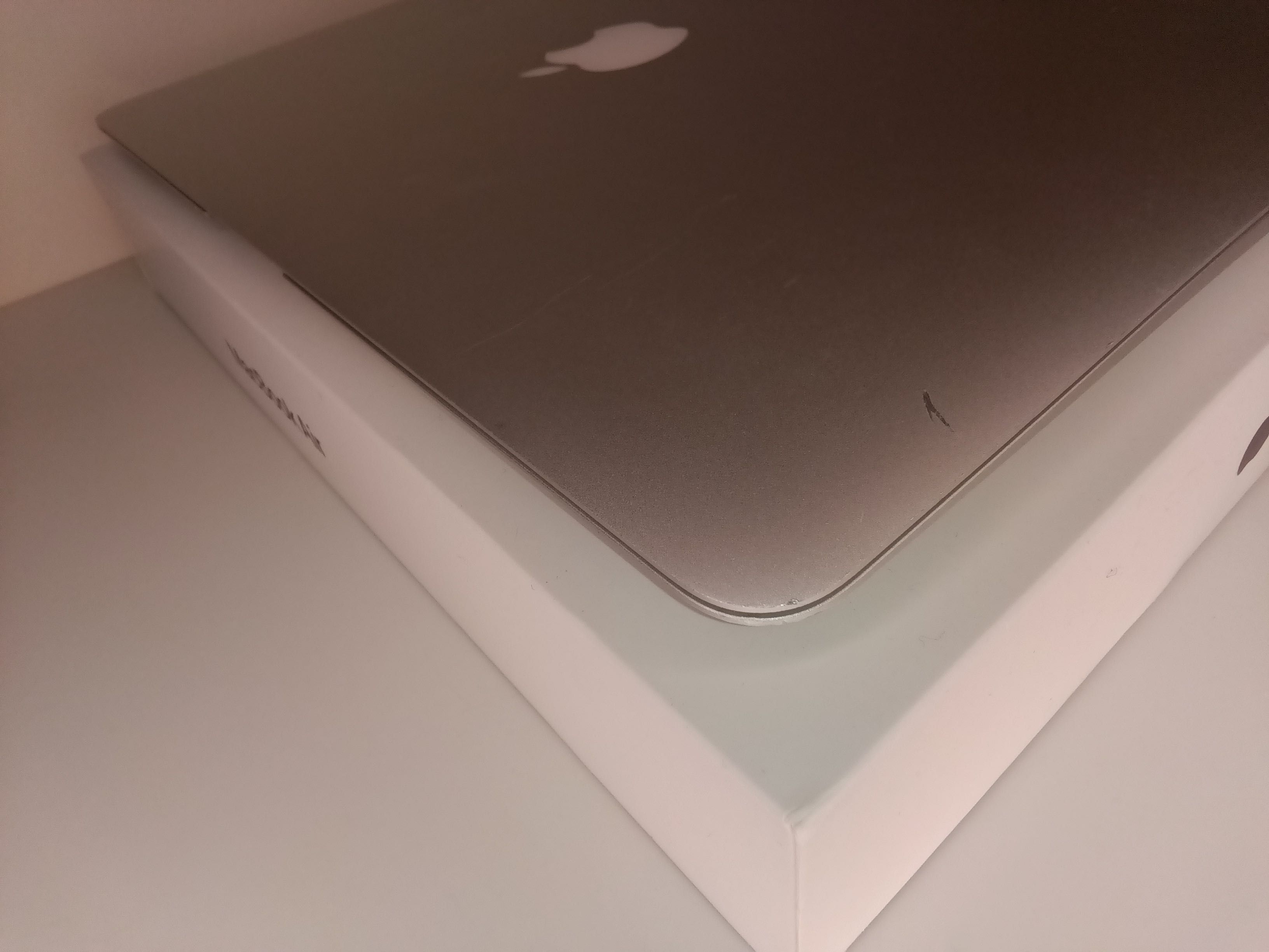 Macbook Air 13” (2017) 128Gb