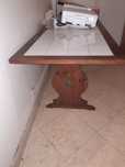 Mesa ou móvel em mogno.