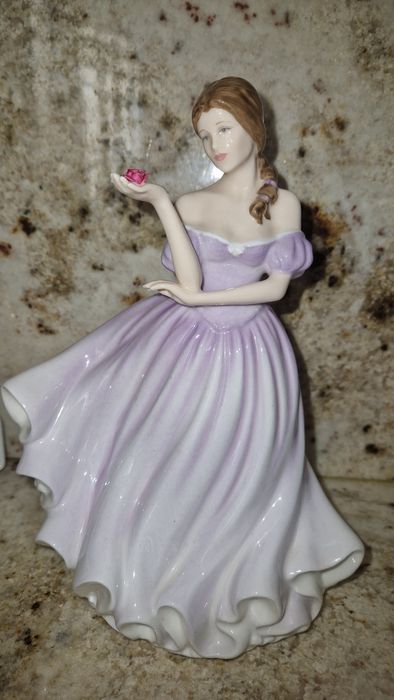 Figurka porcelanowa  Beautiful Blossom Royal Doulton