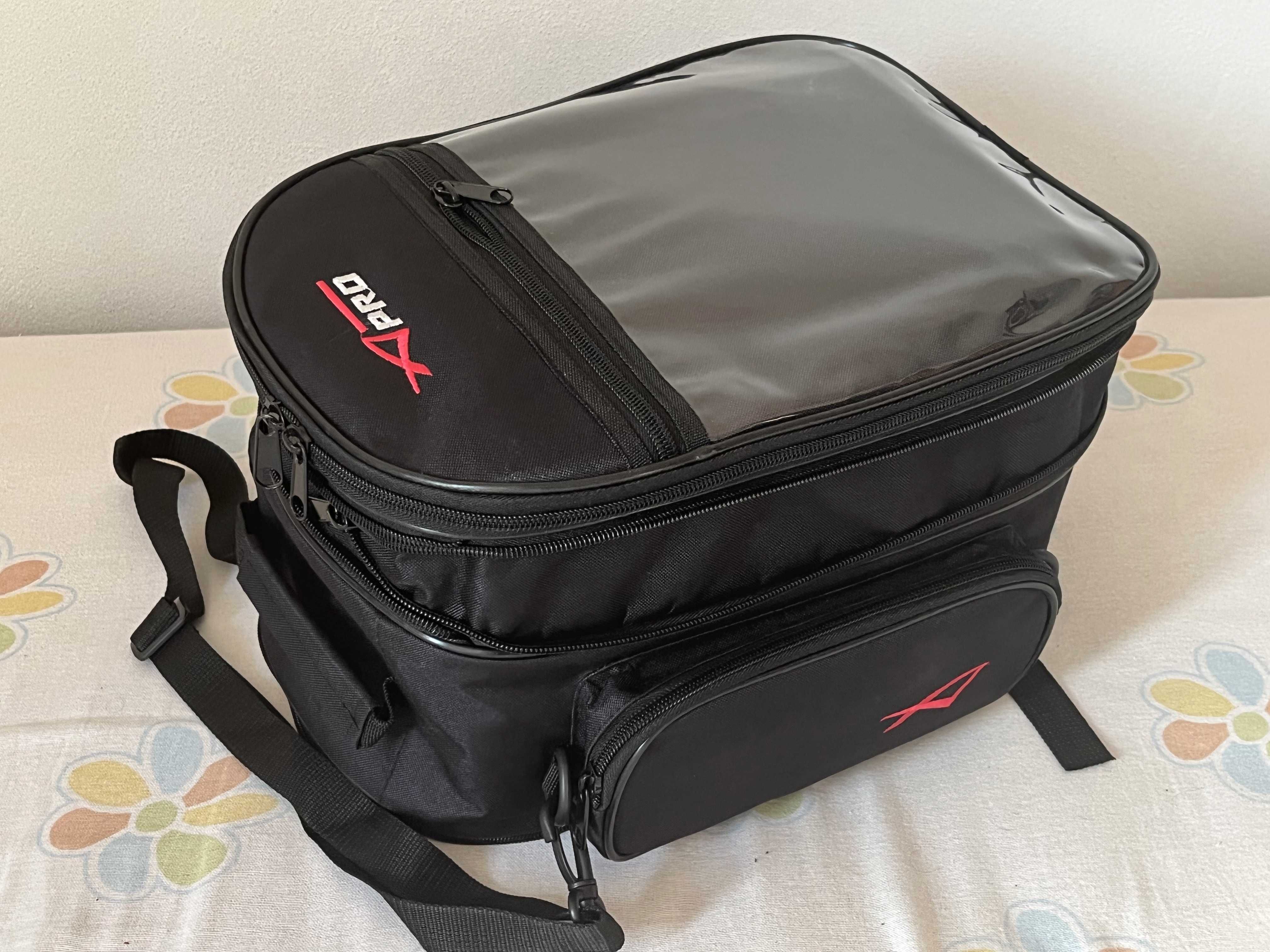 Saco-depósito (faz Mochila) NOVO 25/31 Lts. Fixação magnética.Desconto