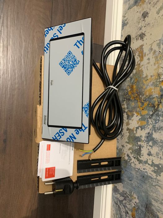 Gniazdko Schuko EVOline Backflip, 2 gniazda + USB-C Czarny Mat Nowe