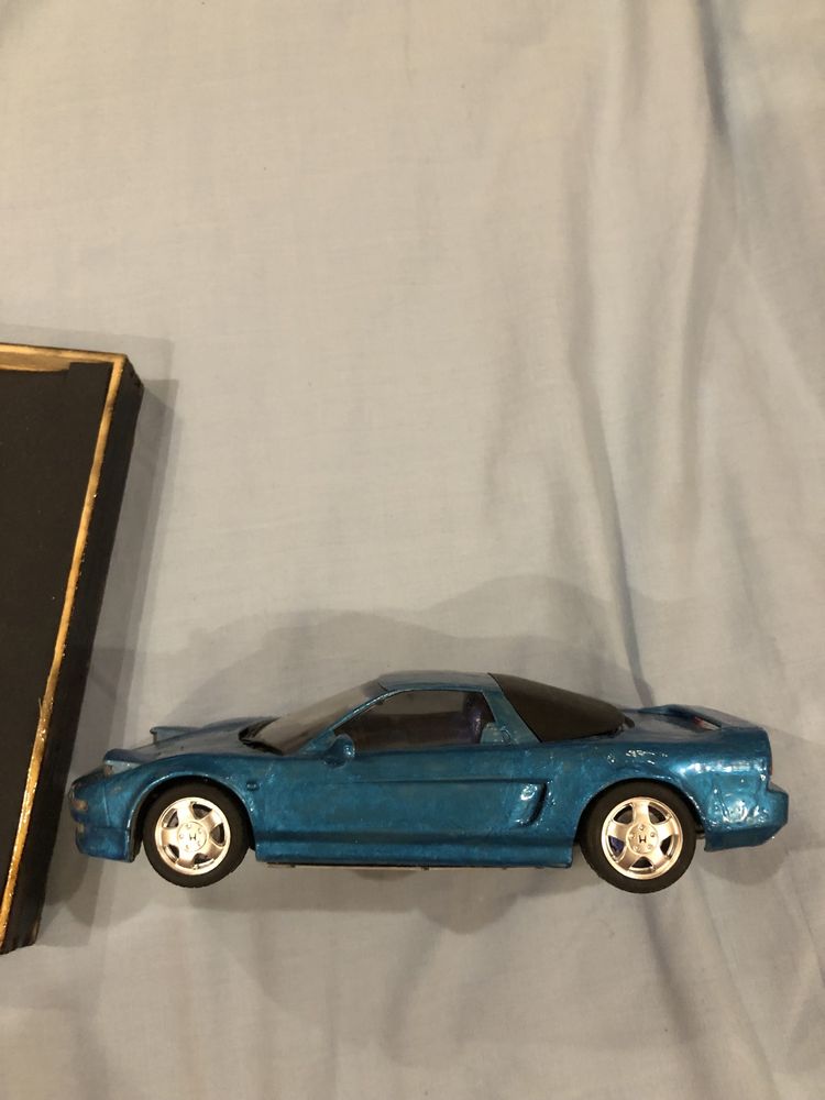 Продам модель с диорамой Honda NSX 1/24, доставка бесплатная