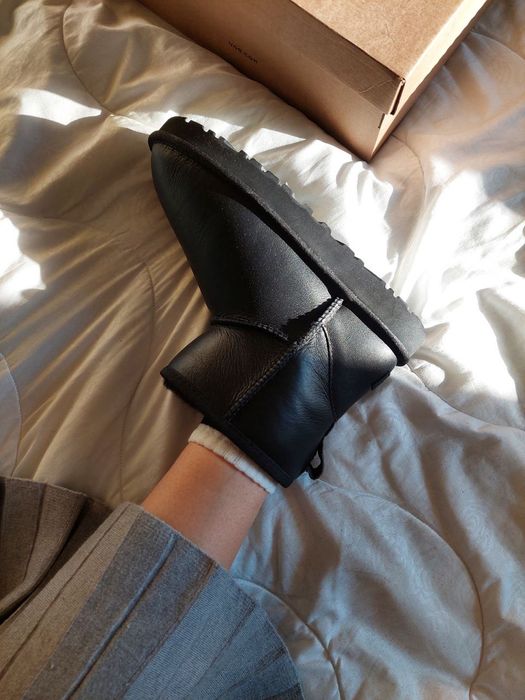 Угі Чоловічі UGG Classic Mini Black Leather (Шкіра) Size 43 Хіт Сезону