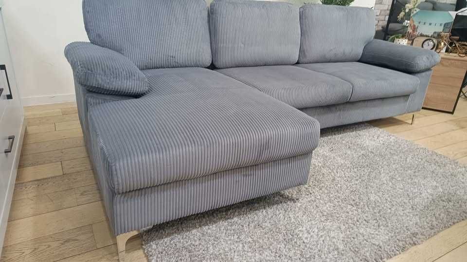 LIQUIDAÇAO Sofá grande e resistente de veludo cinzento  401€