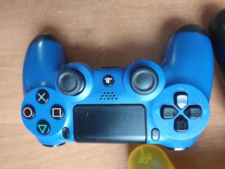 Аксесуари і комплектуючі геймпад PS1 PS4