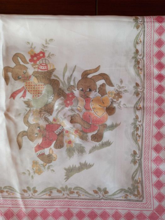 Obrus z zajączkami