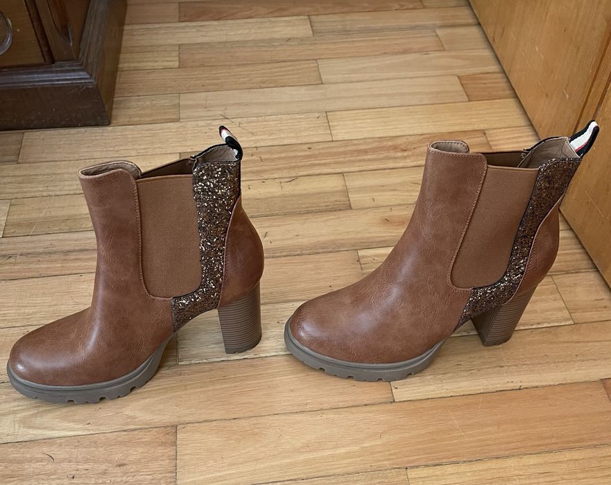 Bota Cano Curto marrom