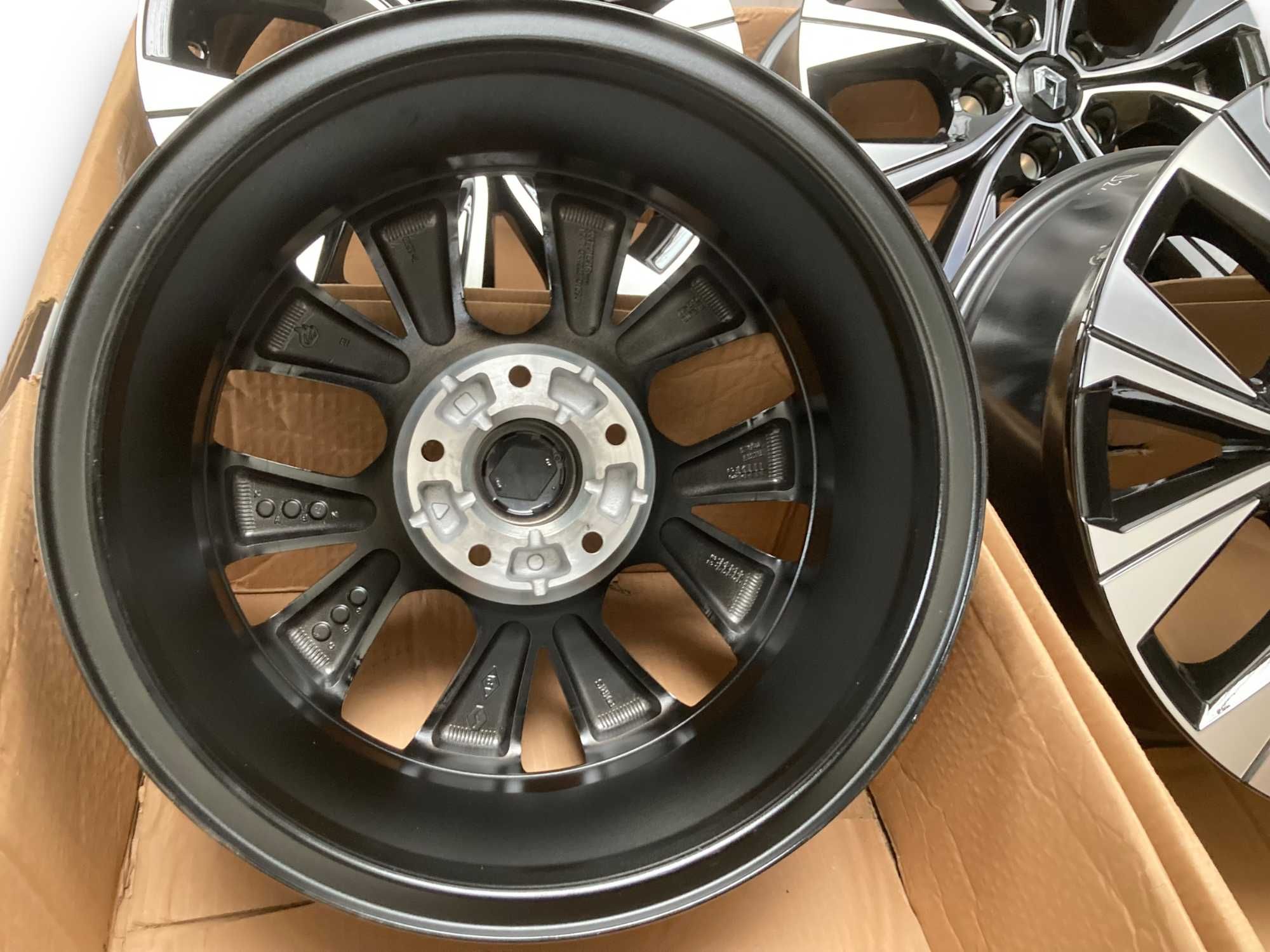 Felgi ALUMINIOWE 16 Renault Zoe Captur Megane IV Kadjar Talisman NOWE