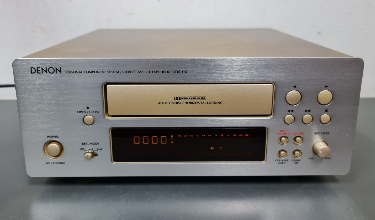 Magnetofon kasetowy DENON UDR-F07.