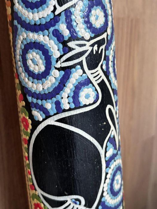Ozdoba Afrykanska didgeridoo, tradycyjny instrument dęty australijskic
