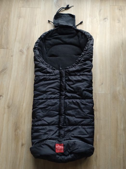 Czarny uniwersalny zimowy śpiworek do wózka Kaiser