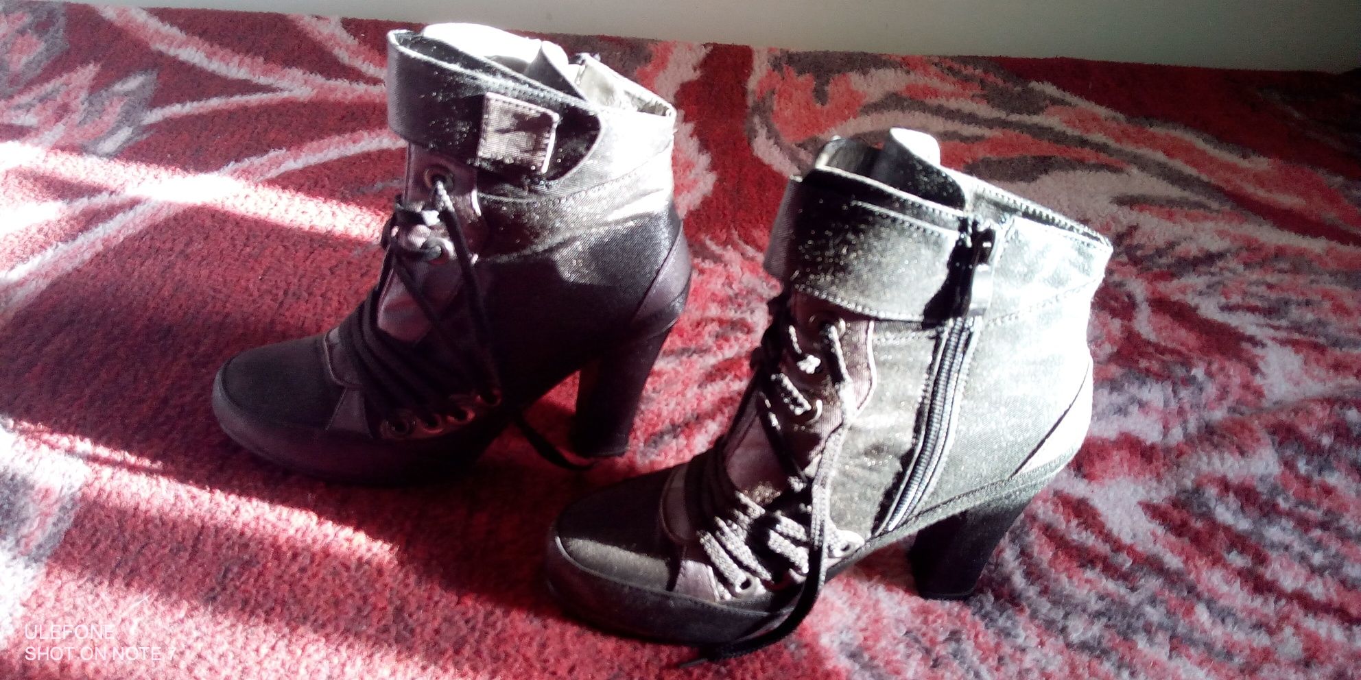 Vendo botins pouco usados