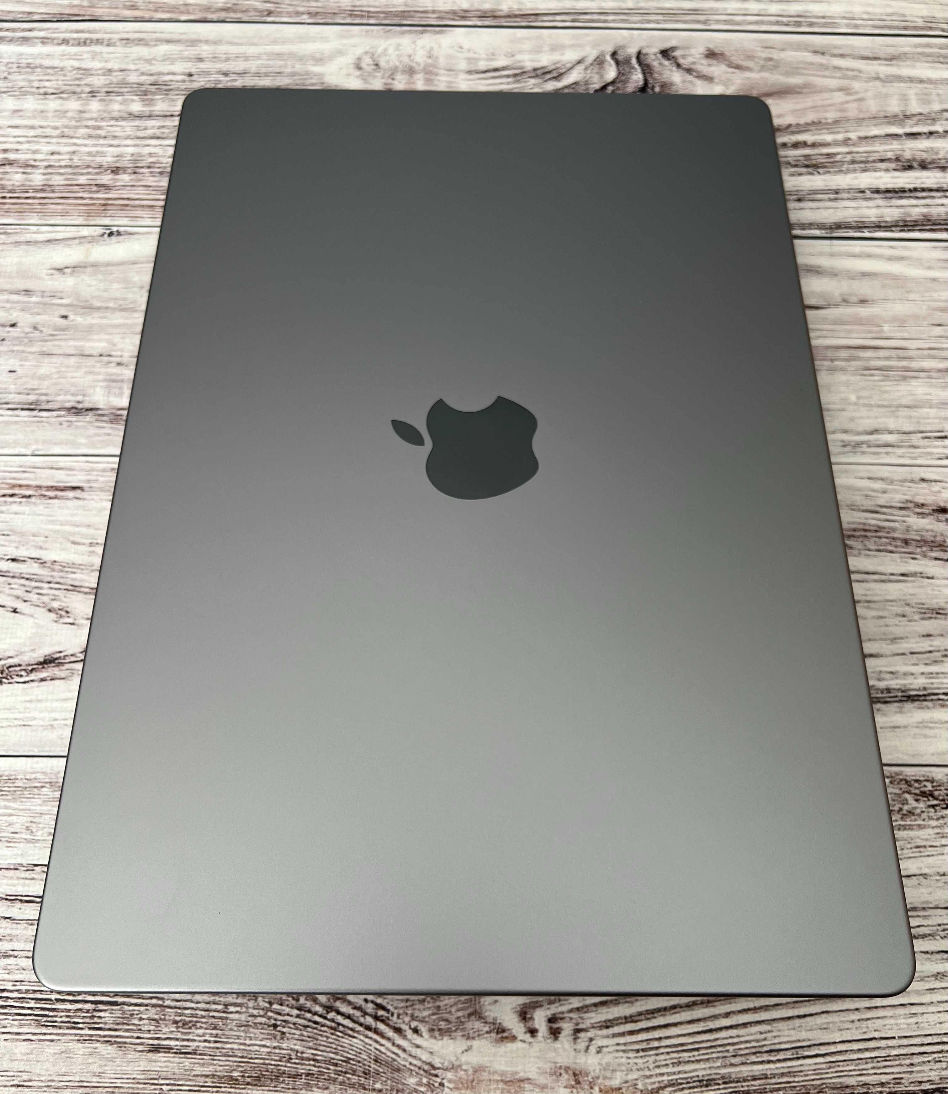 Macbook Pro 14" 2021 M1 Pro / 16Gb DDR5 / SSD 512Gb