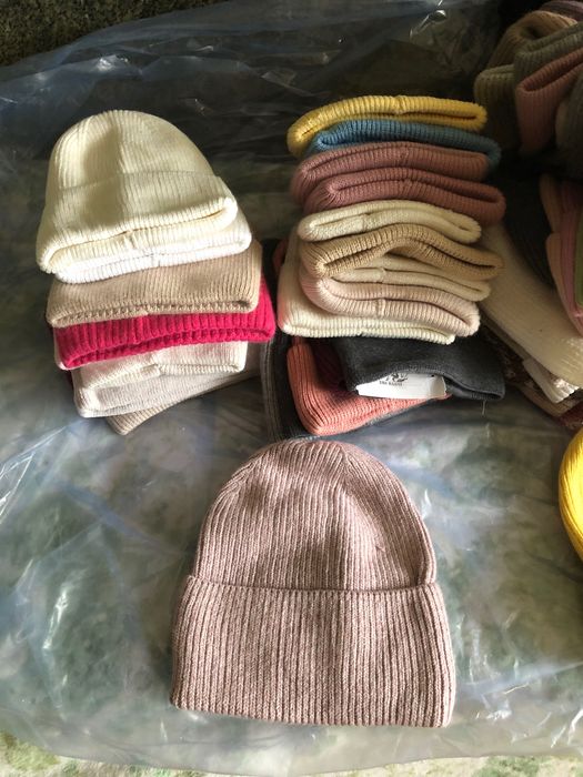 Розпродаж! Шапка жіноча осінь-весна