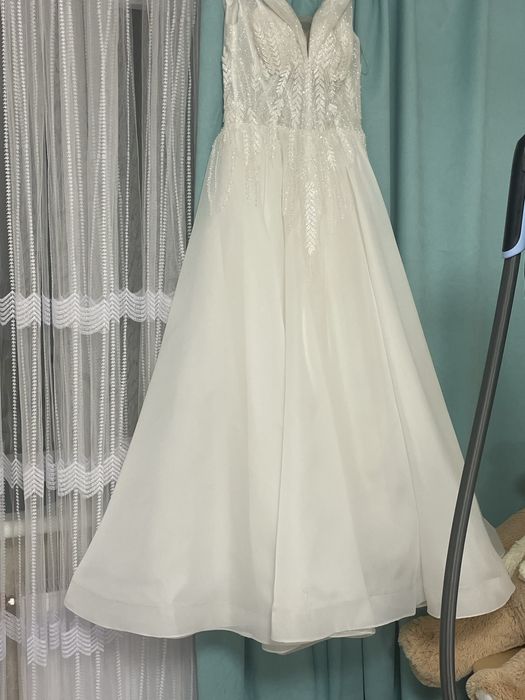 Продам весільну сукню, 46-48