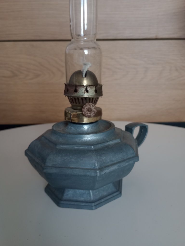 Stara lampa naftowa - kaganek