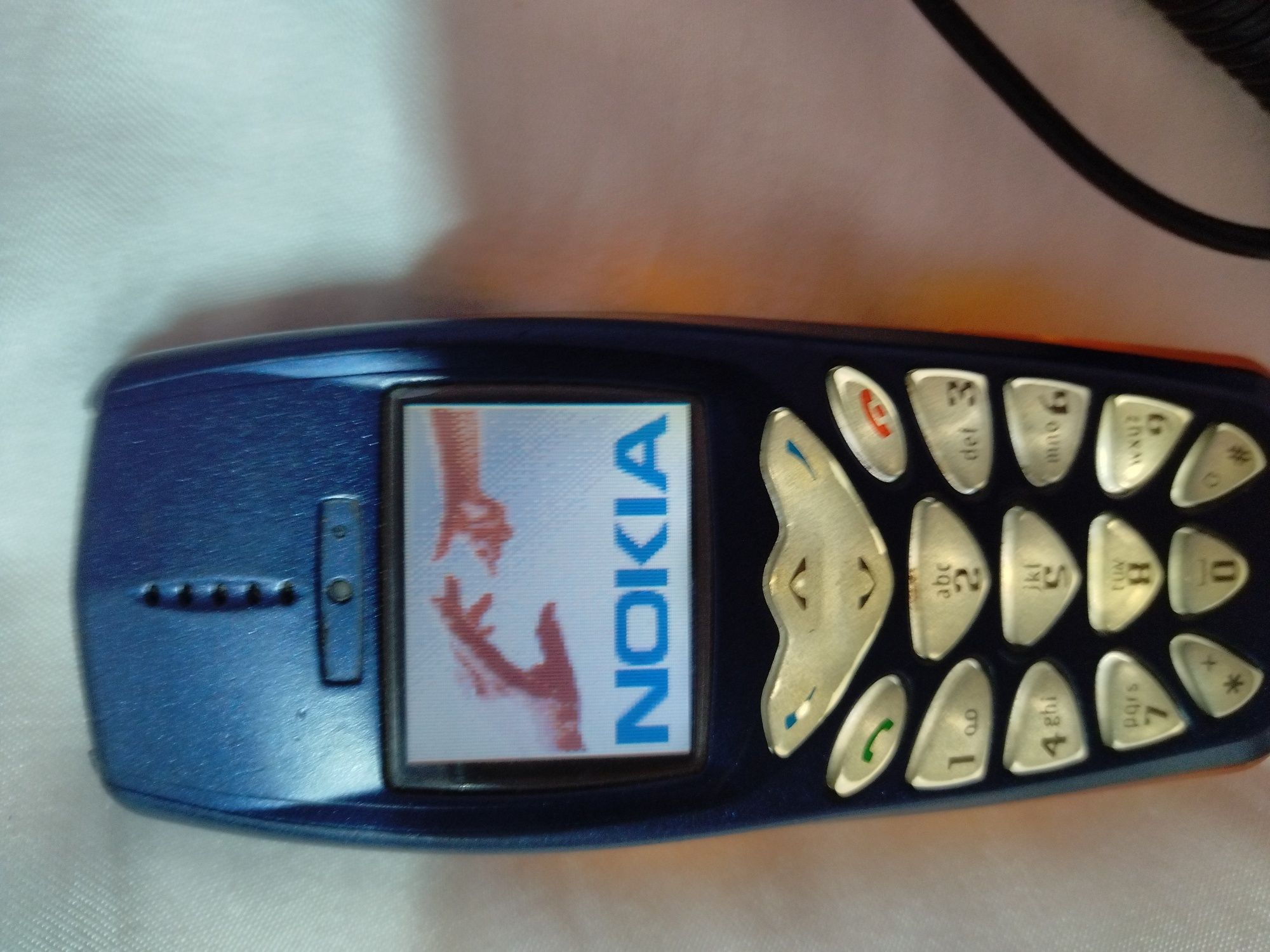 Мобильный телефон Nokia 3410