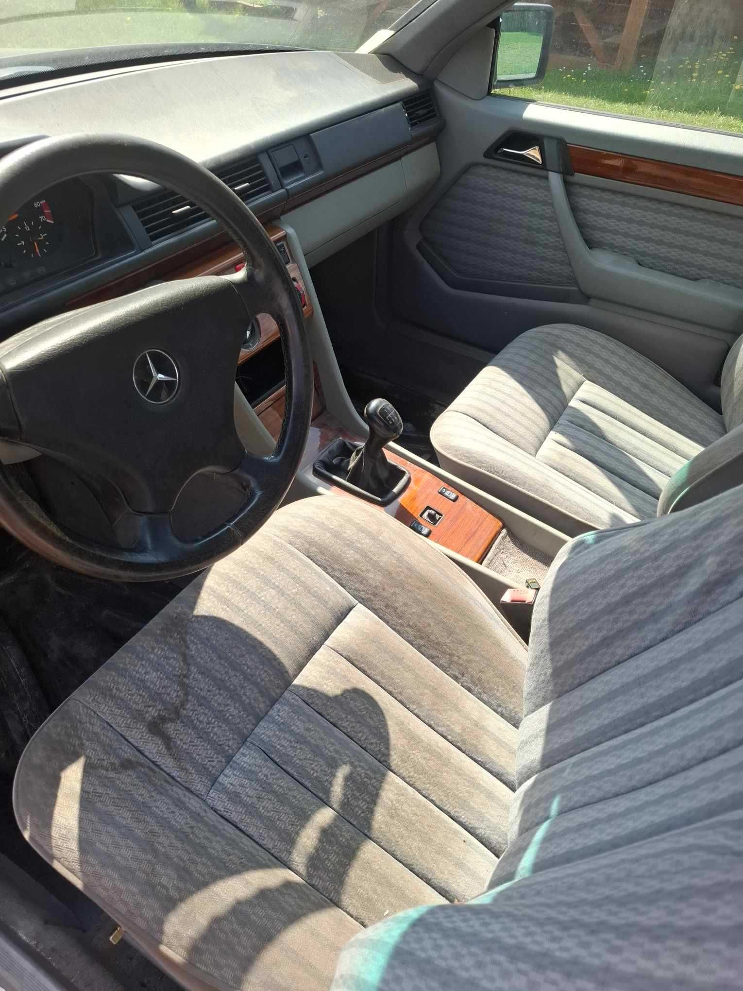 Mercedes W124 Coupe 2,3 Bez rdzy